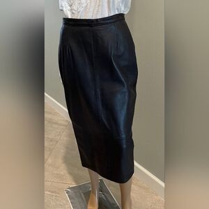 Vintage 1980s Michael Hoban Black Leather Pencil Skirt. Size 9/10.